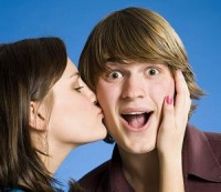 teens-kissing-e1344879290995