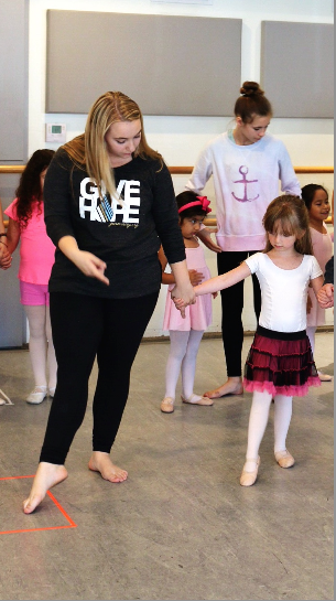 Junior Hanah Gershkowitz combines her love for dancing and working with children by volunteering for Ballet for All Kids