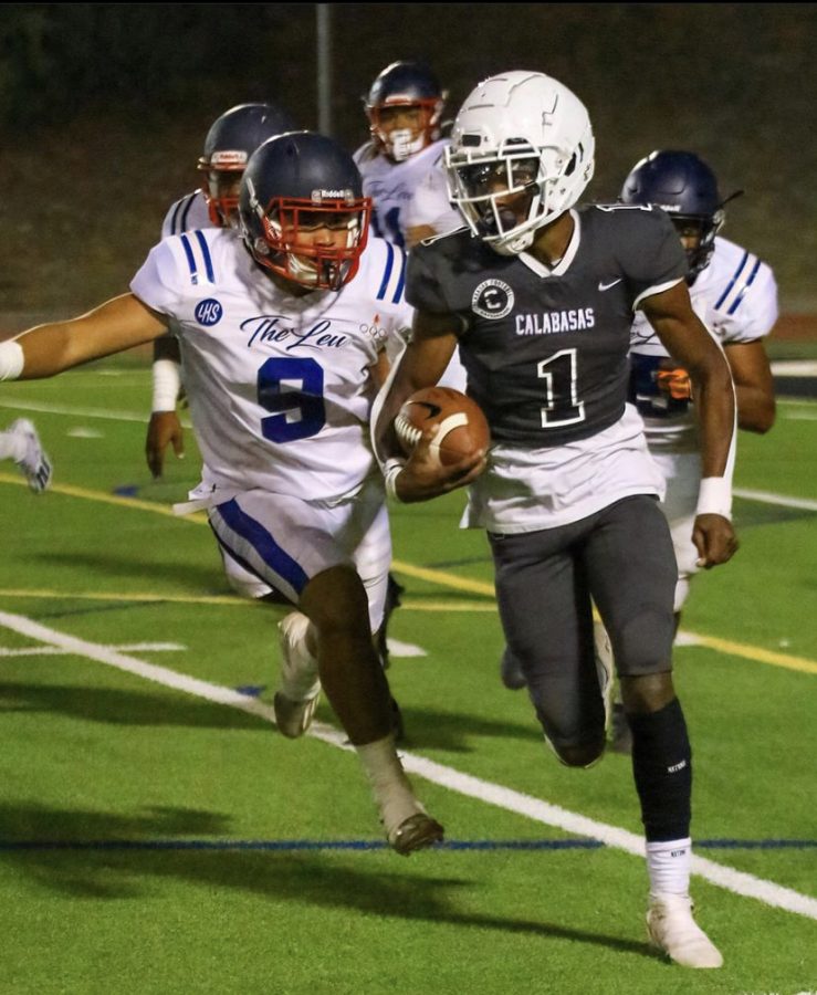 Calabasas Football falls to Leuzinger, 22-7