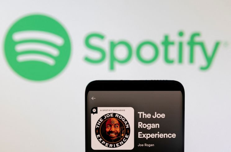 Artist Neil Young leaves Spotify as a boycott to Joe Rogans podcast