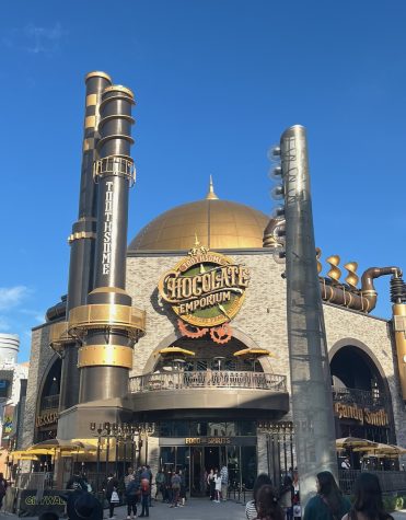 The Toothsome Chocolate Emporium & Savory Feast Kitchen opens on CityWalk
